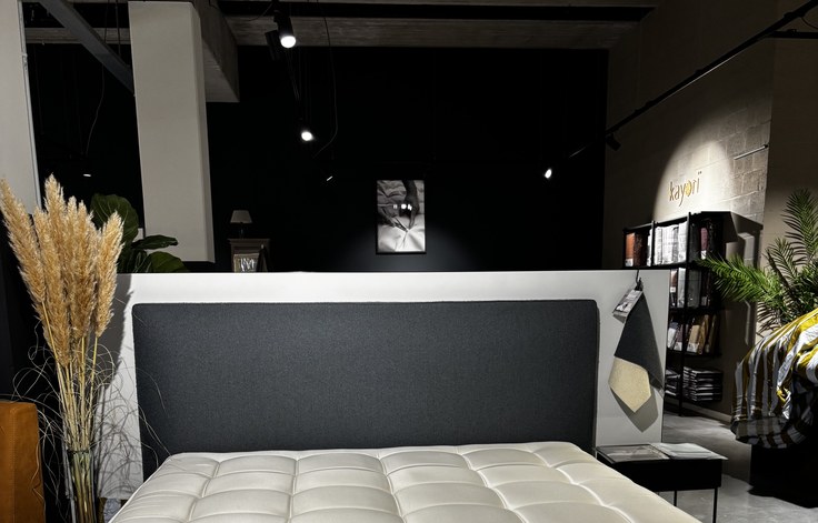 Styldecor Box by Cesar Casier 180 x 200 cm in stof Toscane met hoofdbord Versailles XII XL